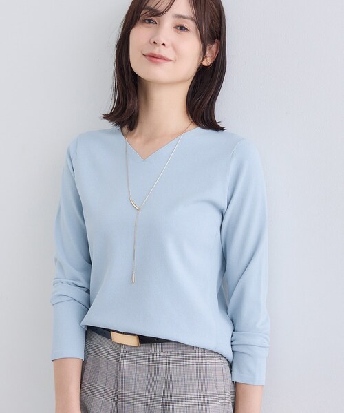 INDIVI（インディヴィ）の「【洗える】Vネックコンパクトニット（ニット/セーター・レディース・オフホワイト/サックスブルー/ブラック・05/34/38/13/15 ）」の9枚目の写真