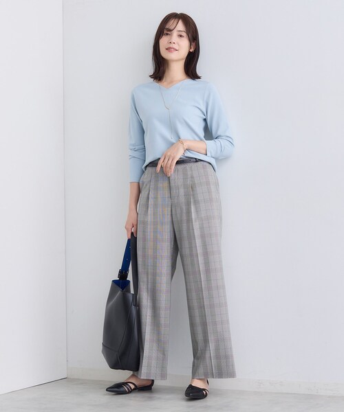 INDIVI（インディヴィ）の「【洗える】Vネックコンパクトニット（ニット/セーター・レディース・オフホワイト/サックスブルー/ブラック・05/34/38/13/15 ）」の11枚目の写真