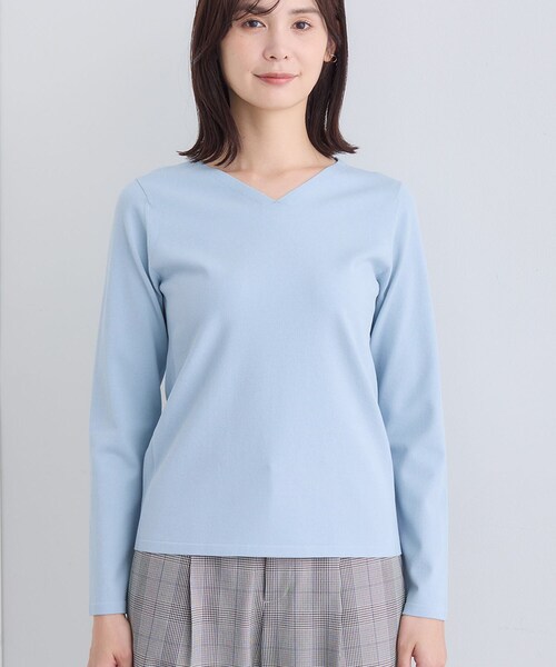 INDIVI（インディヴィ）の「【洗える】Vネックコンパクトニット（ニット/セーター・レディース・オフホワイト/サックスブルー/ブラック・05/34/38/13/15 ）」の13枚目の写真