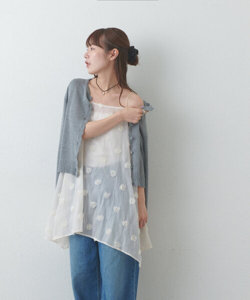 DISCOAT（ディスコート）の「【umm./WEB限定】立体フラワーキャミチュニック（シャツ/ブラウス・レディース・ブラック/アイボリー・FREE）」の10枚目の写真
