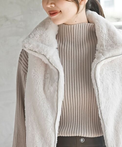 rps（アールピーエス）の「フェイクファーＷジップベスト（ベスト・レディース・チャコールグレー/モカ/ベージュ/アイボリー・フリー）」の9枚目の写真