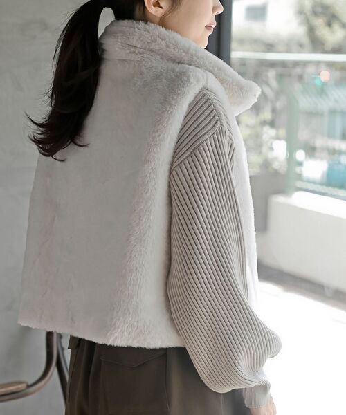 rps（アールピーエス）の「フェイクファーＷジップベスト（ベスト・レディース・チャコールグレー/モカ/ベージュ/アイボリー・フリー）」の11枚目の写真