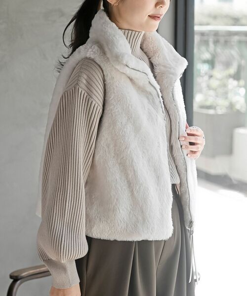 rps（アールピーエス）の「フェイクファーＷジップベスト（ベスト・レディース・チャコールグレー/モカ/ベージュ/アイボリー・フリー）」の12枚目の写真