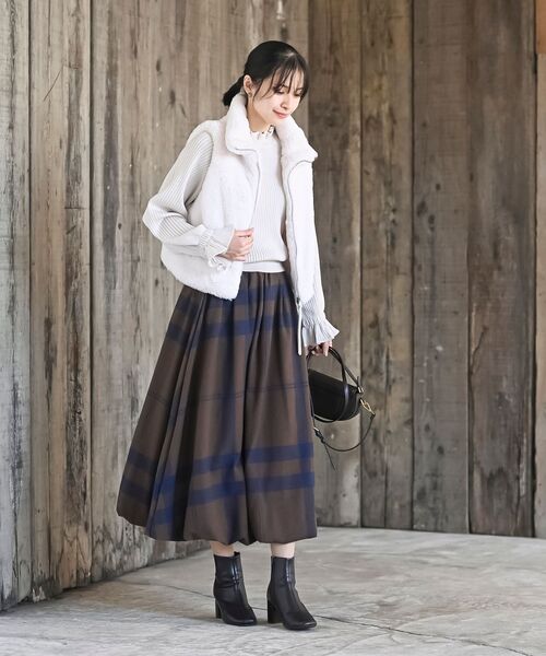 rps（アールピーエス）の「フェイクファーＷジップベスト（ベスト・レディース・チャコールグレー/モカ/ベージュ/アイボリー・フリー）」の15枚目の写真