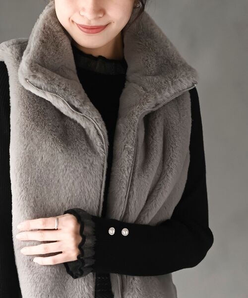 rps（アールピーエス）の「フェイクファーＷジップベスト（ベスト・レディース・チャコールグレー/モカ/ベージュ/アイボリー・フリー）」の22枚目の写真