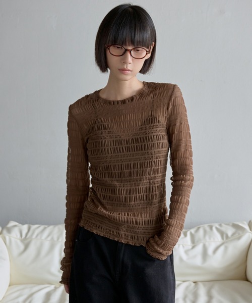 UNE MANSION(ユヌマンション)の「【レイヤード用おすすめ】ユニークボーダースモークシースルーカットソー(Tシャツ/カットソー・レディース・ベージュ/ホワイト/ブラウン/ブラック・FREE)」の2枚目の写真