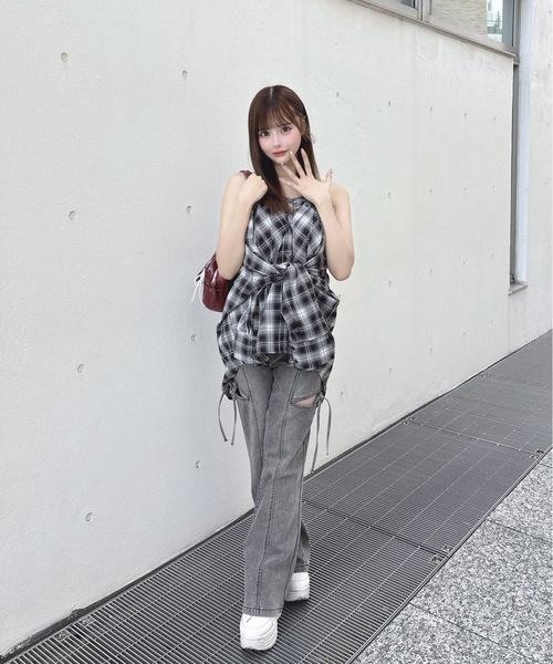one way(ワンウェイ)の「サイドリボンデニムパンツ(デニムパンツ・レディース・ブラック/ブルー・SMALL/MEDIUM)」の6枚目の写真