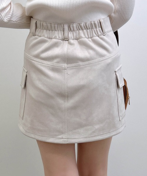 INGNI(イング)の「フェイクスエードカーゴミニスカート(スカート・レディース・アイボリー/チャコールグレー/キャメル・FREE)」の6枚目の写真