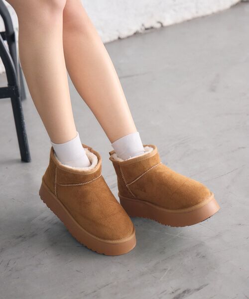 RETRO GIRL（レトロガール）の「ショートムートン（ブーツ・レディース・ブラック/キャメル/ダークグレー・MEDIUM/LARGE）」の5枚目の写真