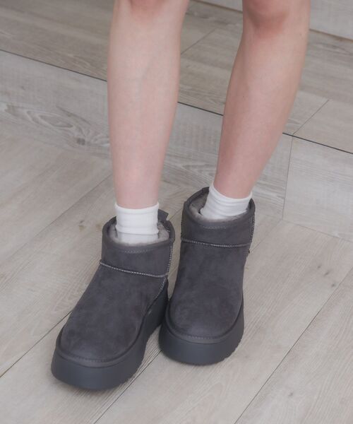 RETRO GIRL（レトロガール）の「ショートムートン（ブーツ・レディース・ブラック/キャメル/ダークグレー・MEDIUM/LARGE）」の19枚目の写真