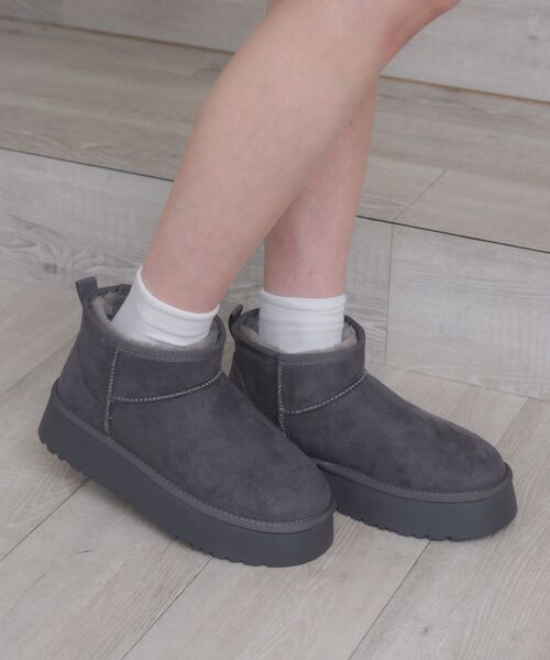 RETRO GIRL（レトロガール）の「ショートムートン（ブーツ・レディース・ブラック/キャメル/ダークグレー・MEDIUM/LARGE）」の20枚目の写真