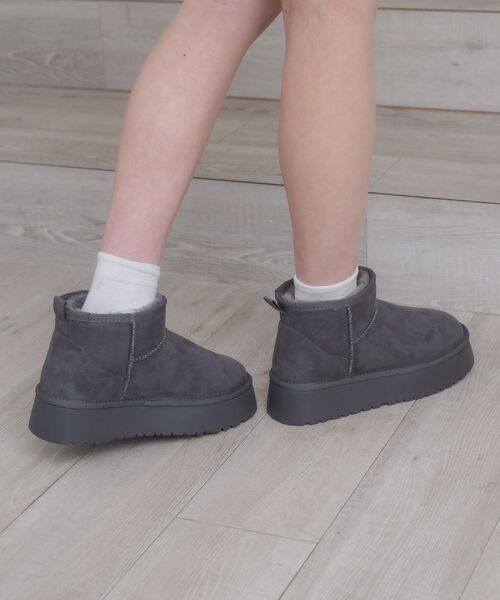 RETRO GIRL（レトロガール）の「ショートムートン（ブーツ・レディース・ブラック/キャメル/ダークグレー・MEDIUM/LARGE）」の21枚目の写真