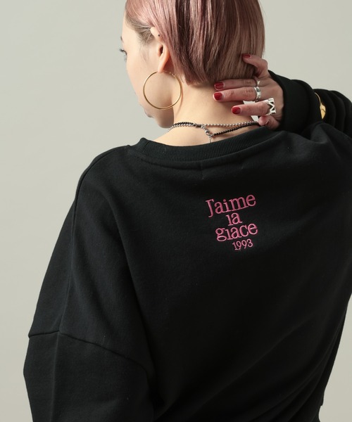 PAGEBOY（ページボーイ）の「【mei企画/PAGEBOY】バックロゴシシュウスウェット（スウェット・レディース・ブラック/ブラウン/グレー・SMALL/MEDIUM）」の4枚目の写真