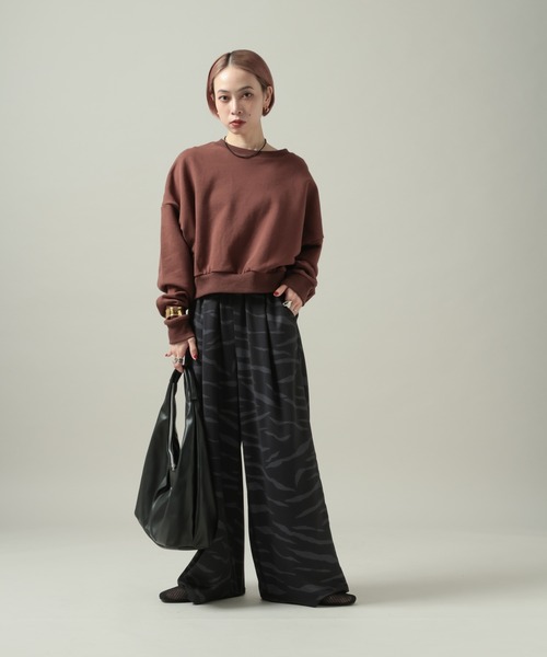 PAGEBOY（ページボーイ）の「【mei企画/PAGEBOY】バックロゴシシュウスウェット（スウェット・レディース・ブラック/ブラウン/グレー・SMALL/MEDIUM）」の8枚目の写真