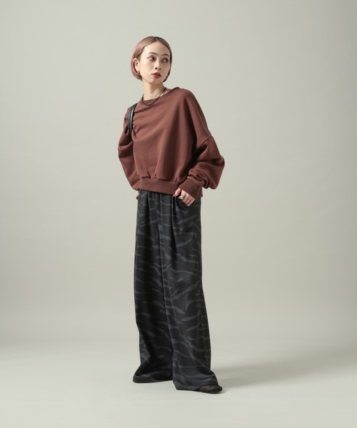 PAGEBOY（ページボーイ）の「【mei企画/PAGEBOY】バックロゴシシュウスウェット（スウェット・レディース・ブラック/ブラウン/グレー・SMALL/MEDIUM）」の9枚目の写真