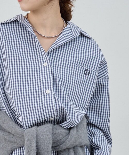 SHENERY(シーナリー)の「ギンガムチェックシャツ(シャツ/ブラウス・レディース・ネイビー・FREE)」の22枚目の写真