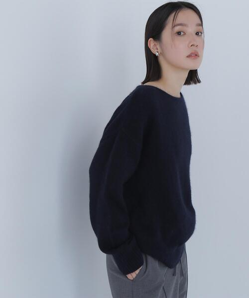 NATURAL BEAUTY BASIC(ナチュラルビューティーベーシック)の「◇フォックス混オーバーニット(ニット/セーター・レディース・ピンク/ネイビー/ベージュ・FREE)」の1枚目の写真