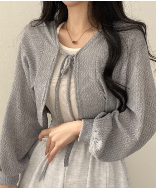 Belle Cie(ベルシー)の「ゆるかわリボン結びショート丈ボレロカーディガン(カーディガン/ボレロ・レディース・ブラック/グレー/ホワイト・FREE)」の3枚目の写真
