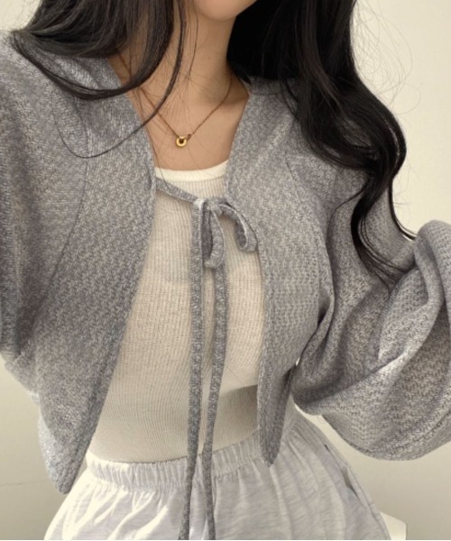 Belle Cie(ベルシー)の「ゆるかわリボン結びショート丈ボレロカーディガン(カーディガン/ボレロ・レディース・ブラック/グレー/ホワイト・FREE)」の19枚目の写真