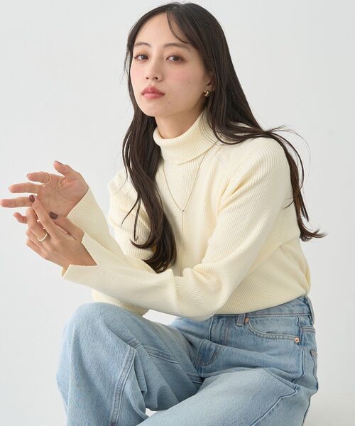 earth music&ecology(アースミュージックアンドエコロジー)の「レンチング(TM)エコヴェロ(TM)(リブタートル)(ニット/セーター・レディース・レッド/ブラウン/ブラック/アイボリー/グレー/その他7・S/M)」の2枚目の写真