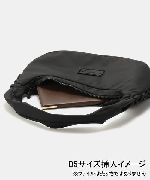HUNTER(ハンター)の「HUNTER/ハンター TRALEL HOBO SLING UBS3932 NRS-BLK(ショルダーバッグ・レディース・ブラック・FREE)」の11枚目の写真