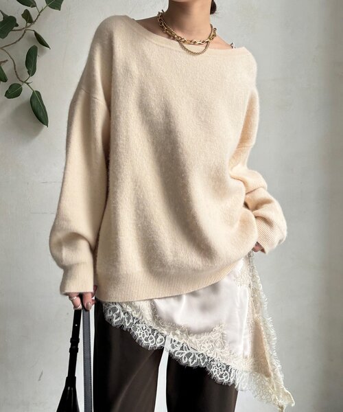 DouDou（ドゥドゥ）の「ファーウールボートネックプルオーバー（ニット/セーター・レディース・レッド/オフホワイト/ブラウン/ネイビー/グレー・FREE）」の2枚目の写真