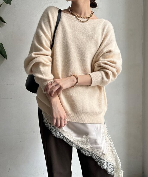 DouDou（ドゥドゥ）の「ファーウールボートネックプルオーバー（ニット/セーター・レディース・レッド/オフホワイト/ブラウン/ネイビー/グレー・FREE）」の8枚目の写真