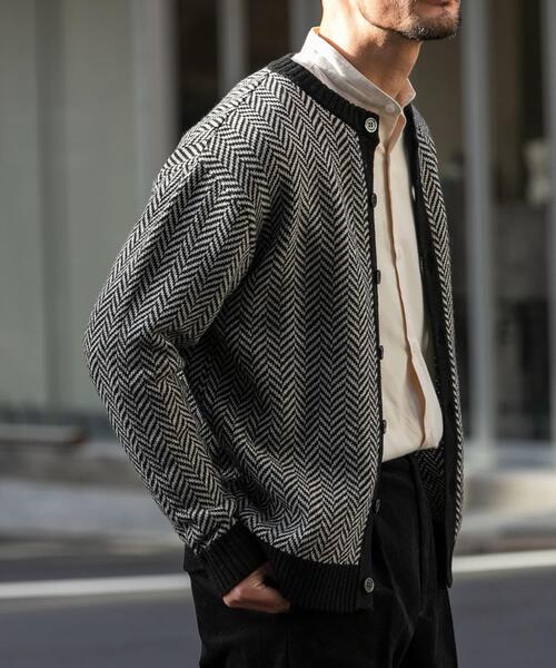 URBAN RESEARCH ROSSO MEN(アーバンリサーチロッソメン)の「『XLサイズあり』ヘリンボーン柄クルーニットカーディガン(カーディガン/ボレロ・メンズ・ネイビー/グレー/アイボリー/ブラック・SMALL/MEDIUM/LARGE/X-LARGE)」の19枚目の写真