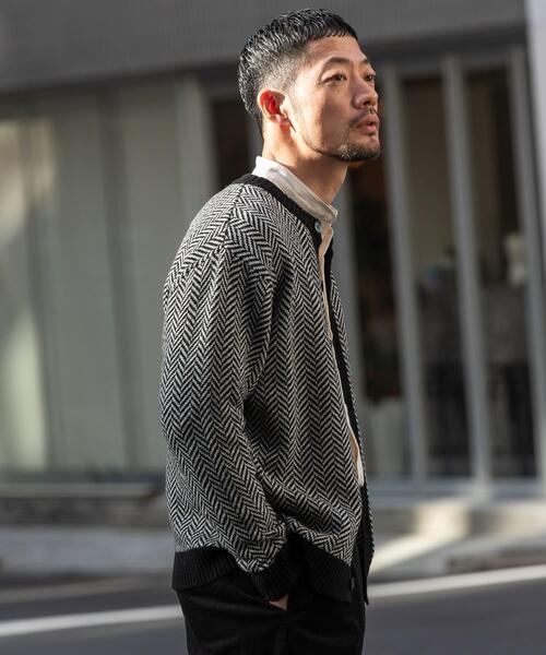 URBAN RESEARCH ROSSO MEN(アーバンリサーチロッソメン)の「『XLサイズあり』ヘリンボーン柄クルーニットカーディガン(カーディガン/ボレロ・メンズ・ネイビー/グレー/アイボリー/ブラック・SMALL/MEDIUM/LARGE/X-LARGE)」の20枚目の写真