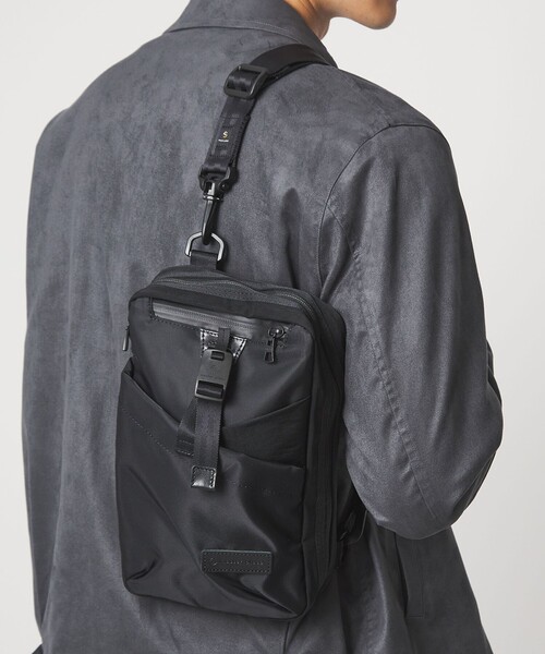 master-piece(マスターピース)の「【別注】<master-piece>GLR スリングバッグ(ボディバッグ/ウエストポーチ・メンズ・ブラック・FREE)」の1枚目の写真