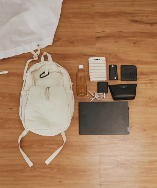 MERLOT(メルロー)の「パデットアウトポケットバックパック(バックパック/リュック・レディース・ホワイト/ブラック・FREE)」の3枚目の写真