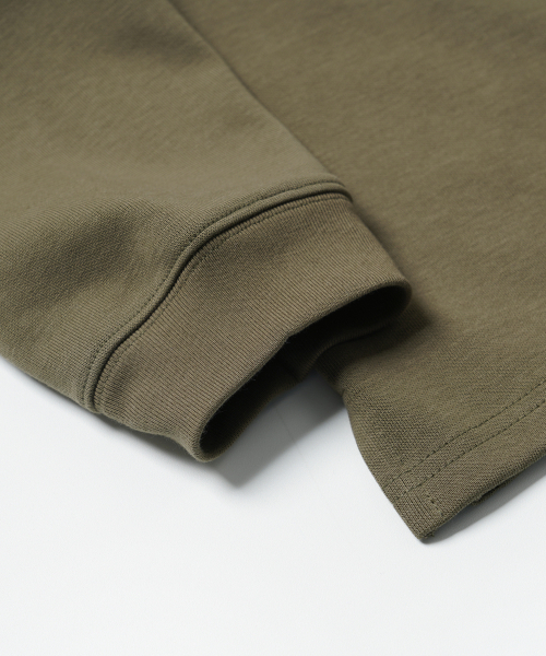 FRIZMWORKS(フリズムワークス)の「REGULAR MOCK NECK TEE _ OLIVE(Tシャツ/カットソー・メンズ・その他・SMALL/MEDIUM/LARGE/X-LARGE)」の4枚目の写真