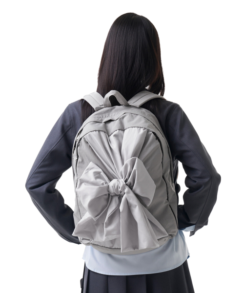 IUGAMAKARAS(イウガマカラス)の「Knotted Backpack Type B (Nylon-silver)(バックパック/リュック・レディース・その他・FREE)」の5枚目の写真