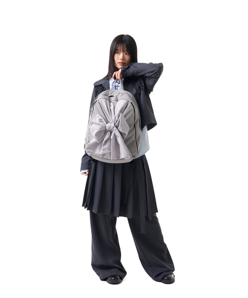 IUGAMAKARAS(イウガマカラス)の「Knotted Backpack Type B (Nylon-silver)(バックパック/リュック・レディース・その他・FREE)」の6枚目の写真