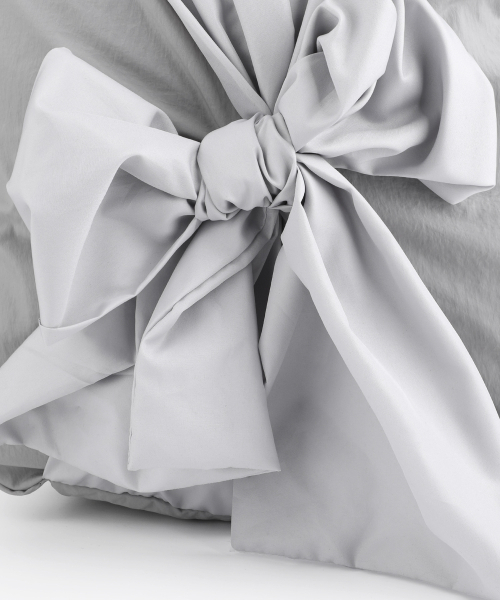 IUGAMAKARAS(イウガマカラス)の「Knotted Backpack Type B (Nylon-silver)(バックパック/リュック・レディース・その他・FREE)」の10枚目の写真