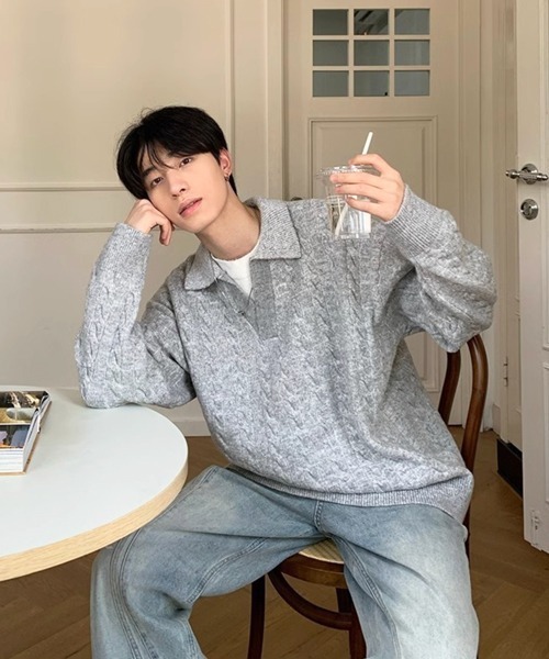 NOWLE(ノウル)の「【NOWLE】ケーブル編み フェイクレイヤード スキッパーニット(ニット/セーター・メンズ・ライトグレー/ライトベージュ/ライトブルー・MEDIUM/LARGE)」の5枚目の写真