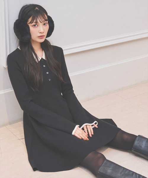 AND COUTURE(アンドクチュール)の「バイカラーポロニットフレアミニワンピース(ワンピース・レディース・ネイビー/ブラック/ボルドー/ブラウン・FREE)」の2枚目の写真