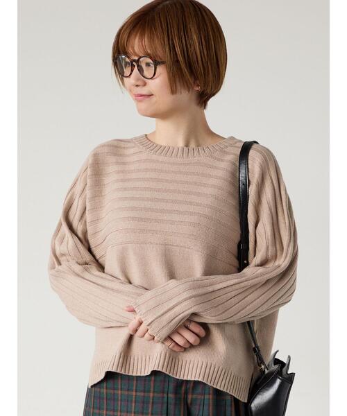 Lugnoncure(ルノンキュール)の「編地切替クルーネックニット(ニット/セーター・レディース・ベージュ/レッド/オフホワイト/ブルー/チャコールグレー・F)」の2枚目の写真