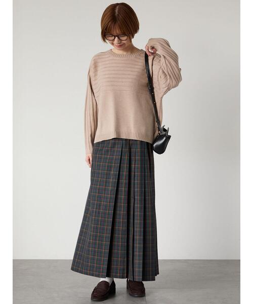 Lugnoncure(ルノンキュール)の「編地切替クルーネックニット(ニット/セーター・レディース・ベージュ/レッド/オフホワイト/ブルー/チャコールグレー・F)」の7枚目の写真