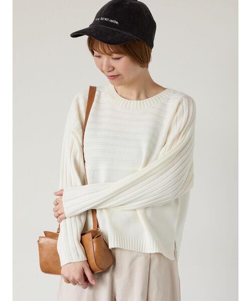 Lugnoncure(ルノンキュール)の「編地切替クルーネックニット(ニット/セーター・レディース・ベージュ/レッド/オフホワイト/ブルー/チャコールグレー・F)」の11枚目の写真