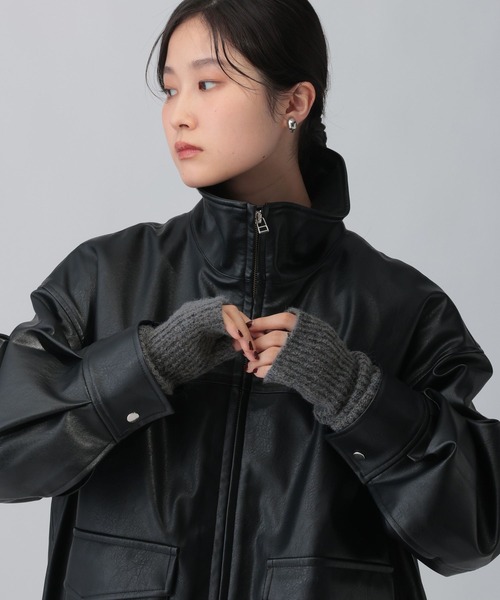 LEPSIM（レプシィム）の「ニットアームウォーマー　598103（アームカバー・レディース・グリーン/チャコールグレー・ONE SIZE）」の3枚目の写真