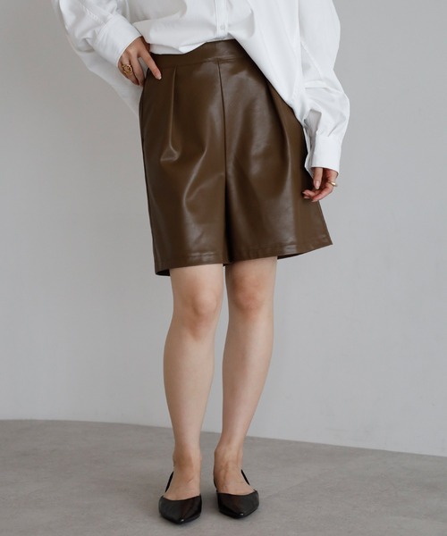 stretch fake leather bermuda pants / ストレッチフェイクレザーバミューダパンツ