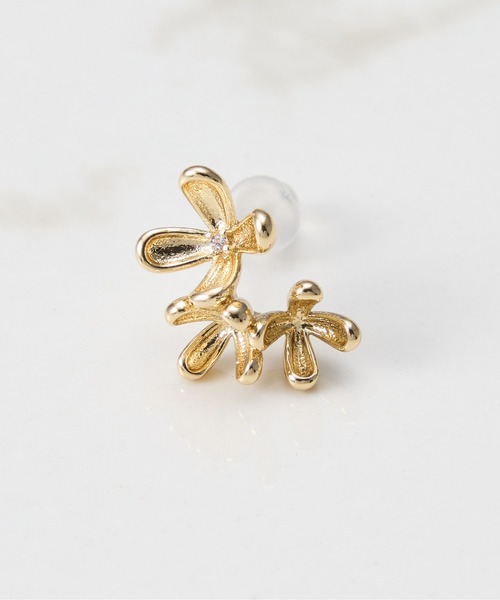PAPILLONNER(パピヨネ)の「フラワーモチーフピアス(ピアス(両耳用)・レディース・ゴールド・FREE)」の2枚目の写真