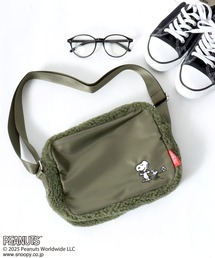 SNOOPY（スヌーピー）の「PEANUTS SNOOPY（ピーナッツ スヌーピー）キャラクターワンポイント刺繍 ボア使いミニショルダーバッグ（ショルダーバッグ）」