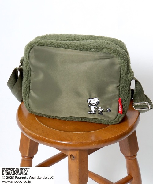 PEANUTS(ピーナッツ)の「PEANUTS SNOOPY(ピーナッツ スヌーピー)キャラクターワンポイント刺繍 ボア使いミニショルダーバッグ(ショルダーバッグ・レディース・カーキ/ブラック・FREE)」の20枚目の写真