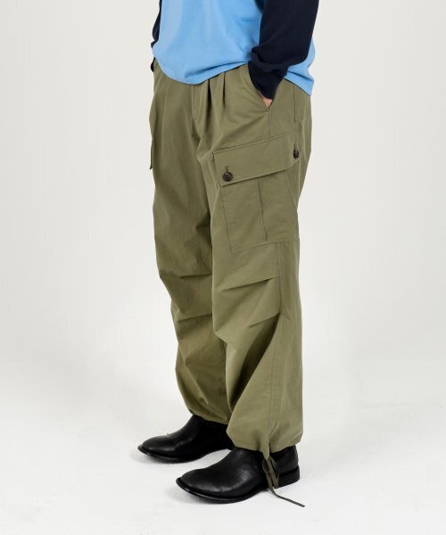 GARDEN EXPRESS(ガーデンエクスプレス)の「WIDE SILHOUETTE CARGO PANTS(その他パンツ・メンズ・その他・LARGE/MEDIUM/X-LARGE)」の2枚目の写真