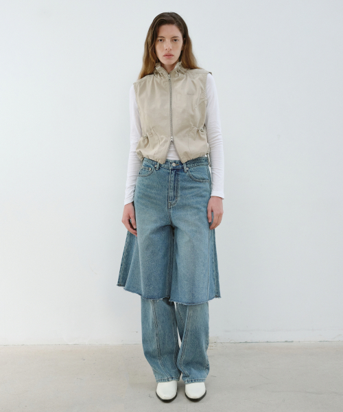 AOPT(アオプト)の「PANEL DENIM BERMUDA PANTS - BLUE(デニムパンツ・レディース・その他・SMALL/MEDIUM)」の3枚目の写真