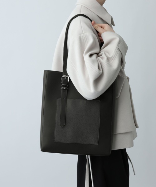 HARE（ハレ）の「RESHAPEバックルトートバッグ(HARE)（トートバッグ・メンズ・ブラック・FREE）」の2枚目の写真