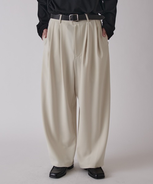 Lui's（ルイス）の「ダブルクロスベーシックカーブパンツ（スラックス・メンズ・ライトグレー/ネイビー/ブラック・M/S）」の2枚目の写真