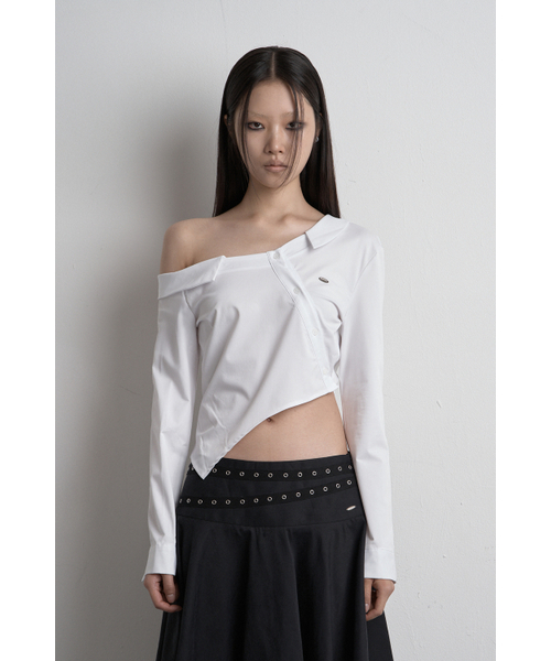 SYNERJYN(シナジン)の「FLOW UNBALANCED CROP SHIRT WHITE(シャツ/ブラウス・レディース・その他・SMALL/MEDIUM)」の1枚目の写真